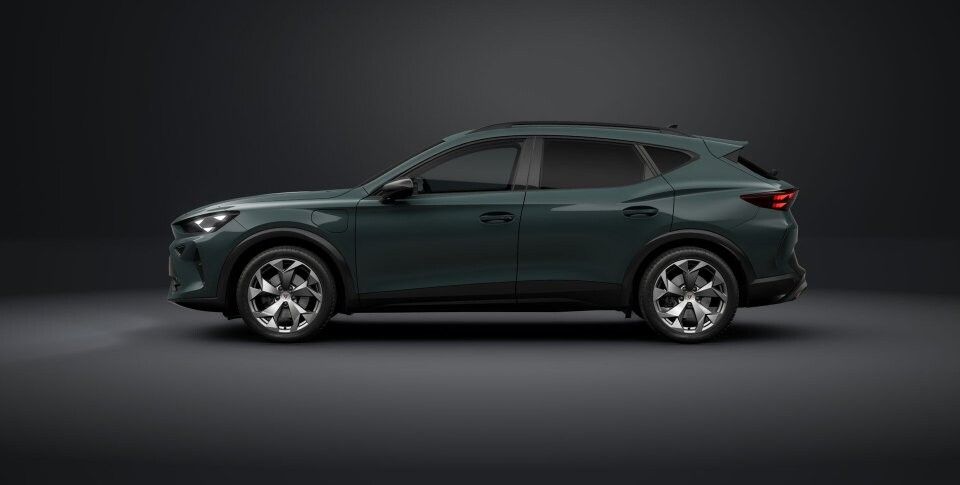 Cupra Formentor grau Front- und Seitenansicht